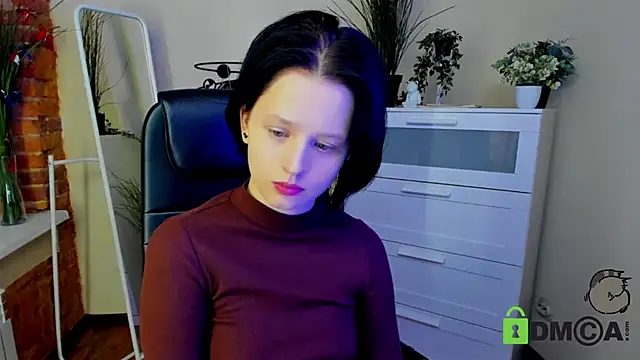Alina Mills online show from January 17, 3:00 pm