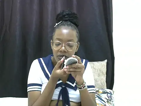  Eylah online show from December 18, 11:34 am