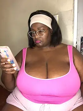 bustytitsxxx online show from April 22, 6:05 am