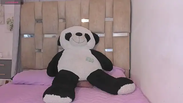 Snapshot of Black_Rose2 chatting on February 20, 11:32 am Black Rose2 online show from February 20, 11:32 am