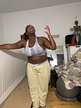 Snapshot of Goddess_Nafeesha chatting on October 23, 10:08 pm Goddess Nafeesha online show from October 23, 10:08 pm