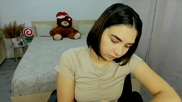 Snapshot of Alexa_Dolly12 chatting on December 17, 6:24 am Alexa Dolly12 online show from December 17, 6:24 am
