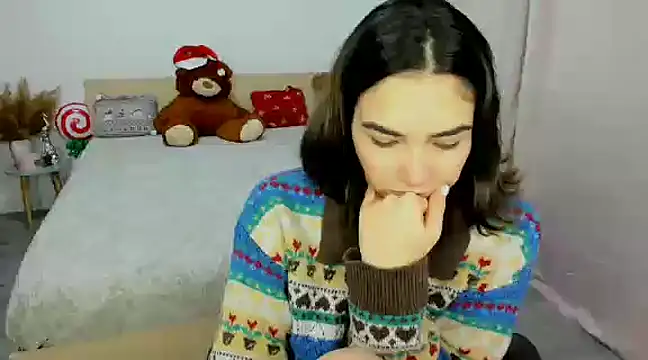 Snapshot of Alexa_Dolly12 chatting on December 31, 9:31 am Alexa Dolly12 online show from December 31, 9:31 am