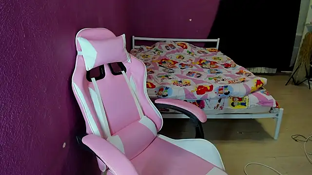 Snapshot of Lika8234 chatting on February 8, 4:32 pm Lika8234 online show from February 8, 4:32 pm