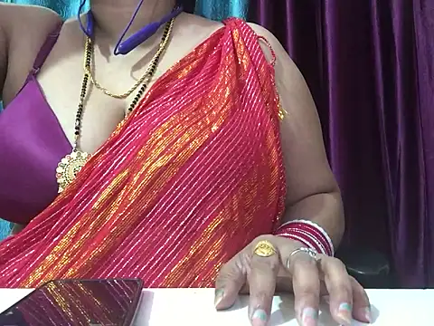 Snapshot of Desi_bhabhiii chatting on December 5, 9:06 am Desi bhabhiii online show from December 5, 9:06 am