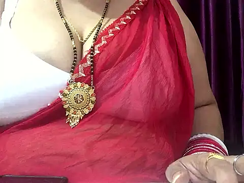Snapshot of Desi_bhabhiii chatting on December 8, 6:01 am Desi bhabhiii online show from December 8, 6:01 am