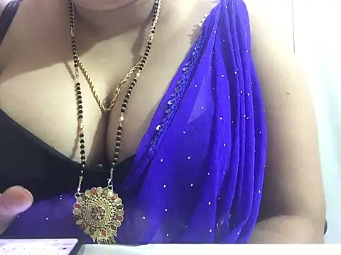 Snapshot of Desi_bhabhiii chatting on January 10, 6:09 am Desi bhabhiii online show from January 10, 6:09 am