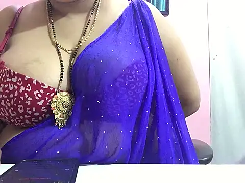 Snapshot of Desi_bhabhiii chatting on January 13, 6:16 am Desi bhabhiii online show from January 13, 6:16 am