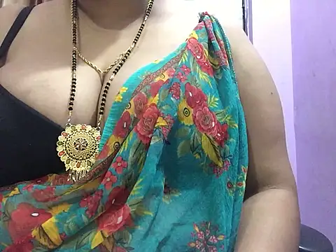 Snapshot of Desi_bhabhiii chatting on March 5, 5:40 am Desi bhabhiii online show from March 5, 5:40 am