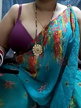 Snapshot of Desi_bhabhiii chatting on March 12, 6:29 am Desi bhabhiii online show from March 12, 6:29 am