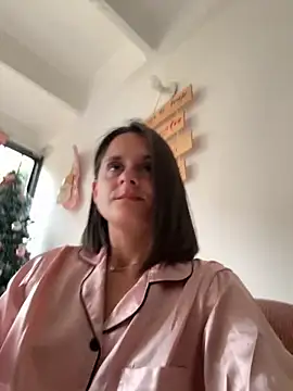 Alice milf  online show from December 3, 4:49 pm