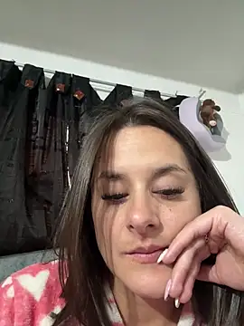 Snapshot of Alice_milf_ chatting on March 22, 11:13 am Alice milf online show from March 22, 11:13 am