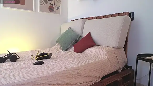 Alice milf  online show from July 18, 4:11 pm