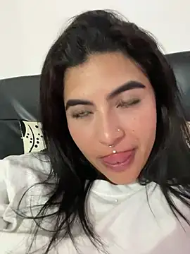 Snapshot of _luna_torres chatting on March 13, 4:38 am luna torres online show from March 13, 4:38 am