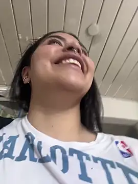 Snapshot of _luna_torres chatting on April 24, 12:51 pm luna torres online show from April 24, 12:51 pm