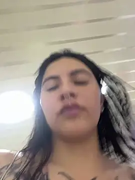 Snapshot of _luna_torres chatting on May 4, 12:23 pm luna torres online show from May 4, 12:23 pm