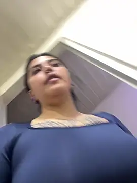 Snapshot of _luna_torres chatting on May 18, 12:11 pm luna torres online show from May 18, 12:11 pm