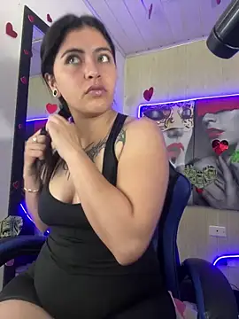 Snapshot of _luna_torres chatting on June 18, 1:04 pm luna torres online show from June 18, 1:04 pm