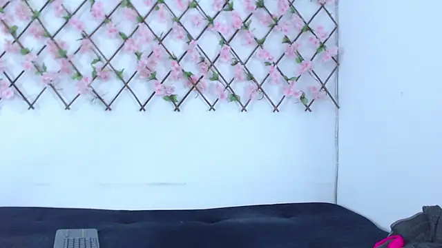 Snapshot of tiffany_gomez9 chatting on March 27, 1:44 pm tiffany gomez9 online show from March 27, 1:44 pm