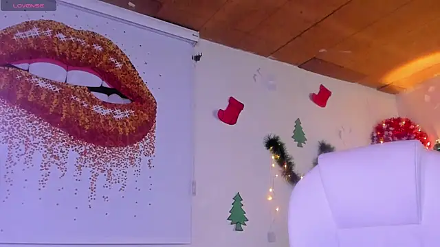 loly marce online show from December 24, 7:11 pm