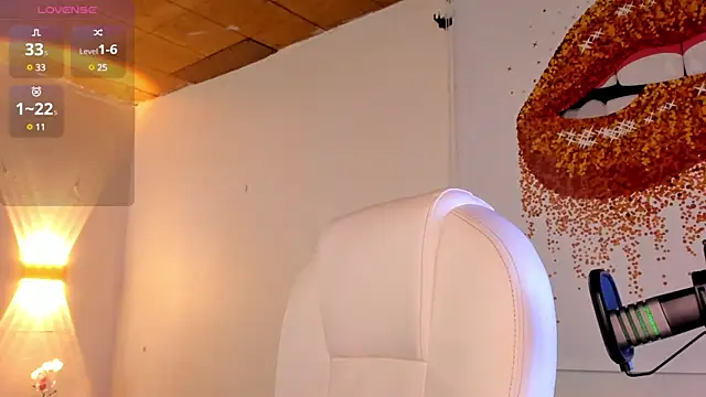 loly marce online show from February 6, 8:13 pm