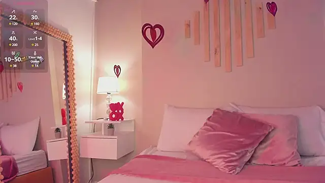 Snapshot of VictoriaNoah_ chatting on February 14, 7:23 pm VictoriaNoah online show from February 14, 7:23 pm