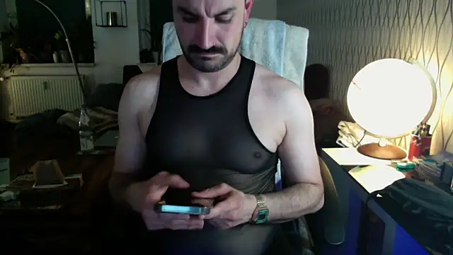 tomz0819 online show from June 11, 8:40 pm