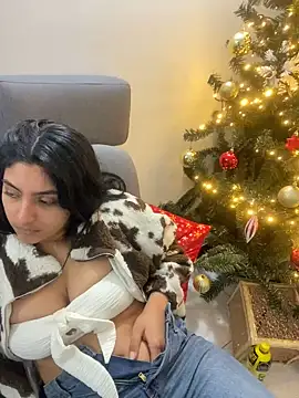 cloe small online show from December 1, 4:29 pm