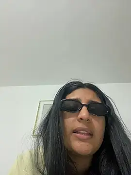 cloe small online show from December 10, 12:39 am