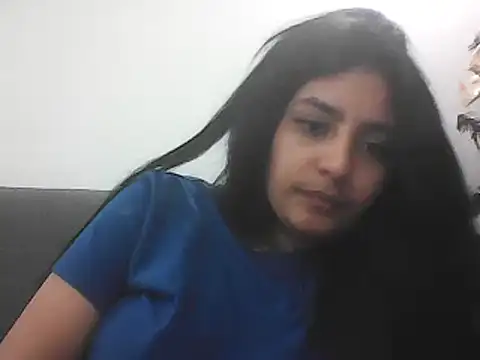 cloe small online show from December 21, 11:33 am