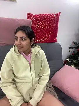 cloe small online show from December 29, 6:14 am