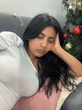cloe small online show from January 18, 9:34 am