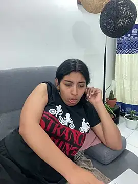 cloe small online show from January 22, 7:46 am