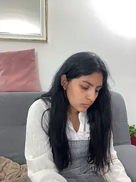 cloe small online show from January 23, 3:58 am