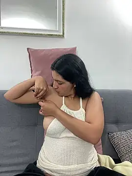 cloe small online show from January 27, 6:41 am