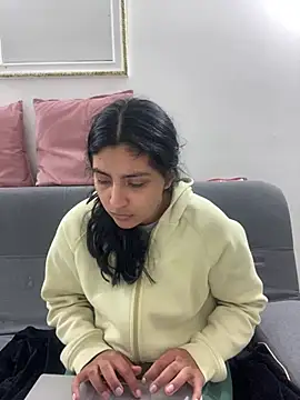 cloe small online show from January 28, 4:50 am