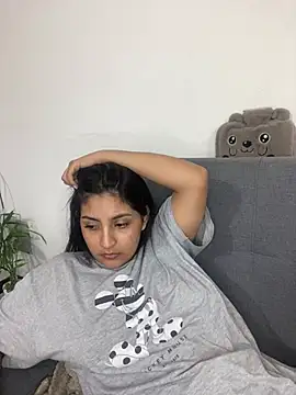 cloe small online show from February 22, 5:23 am