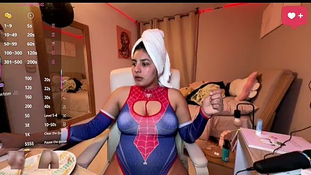 cloe small online show from October 4, 1:03 am
