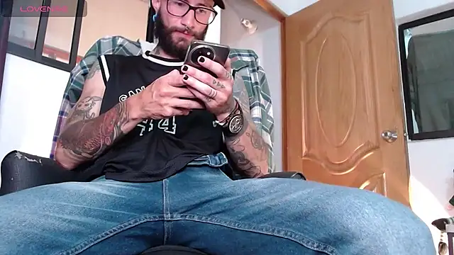 ren stipee online show from February 9, 3:00 am