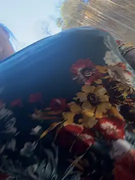 lairarose online show from November 16, 8:36 pm