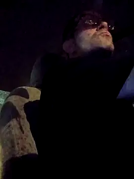 Snapshot of crazycam619 chatting on November 23, 2:22 am crazycam619 online show from November 23, 2:22 am