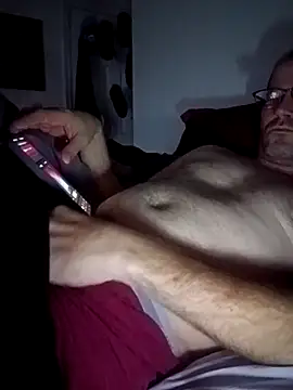 Snapshot of crazycam619 chatting on November 24, 4:23 am crazycam619 online show from November 24, 4:23 am