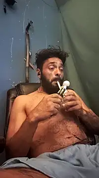 Snapshot of C8L3U chatting on December 2, 11:12 am C8L3U online show from December 2, 11:12 am