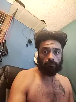 Snapshot of C8L3U chatting on December 13, 5:05 am C8L3U online show from December 13, 5:05 am