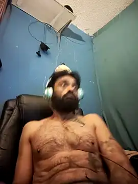 Snapshot of C8L3U chatting on December 13, 8:30 am C8L3U online show from December 13, 8:30 am