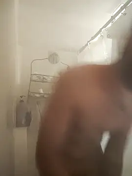 Snapshot of C8L3U chatting on December 17, 11:06 am C8L3U online show from December 17, 11:06 am