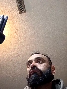 Snapshot of C8L3U chatting on March 1, 11:18 pm C8L3U online show from March 1, 11:18 pm