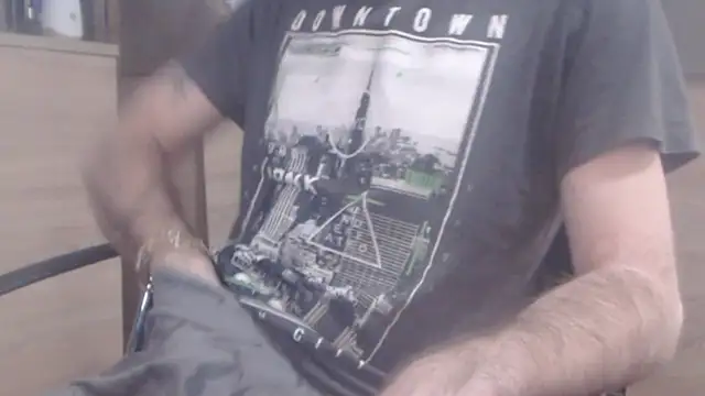 uncutguy01 online show from January 5, 1:04 pm