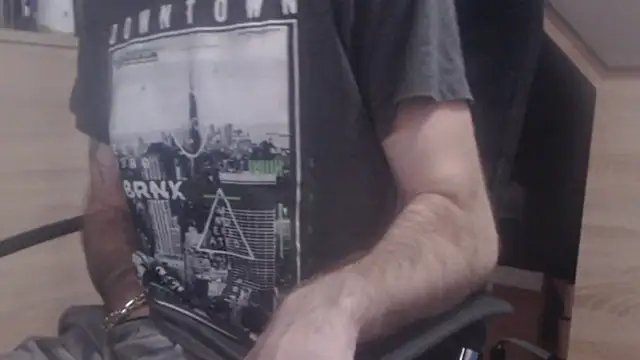uncutguy01 online show from January 5, 4:16 pm