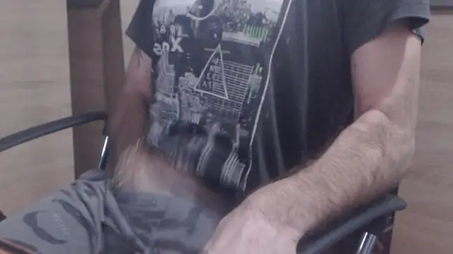 uncutguy01 online show from January 5, 7:17 pm